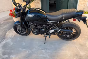 Kawasaki Z 900 RS Black ball edition
