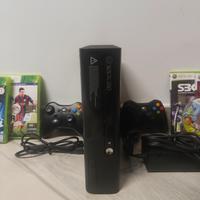 Xbox 360 E 250GB + 2 joystick+ 5  giochi 