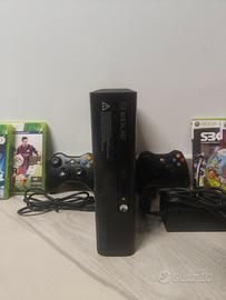 Xbox 360 E 250GB + 2 joystick+ 5  giochi 