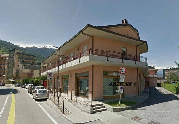 Negozio a Aosta, via Kaolack 18, 3 locali