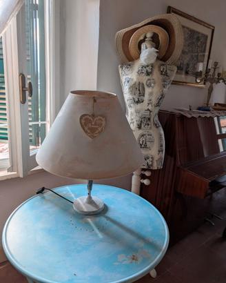 Lampada da tavolo shabby