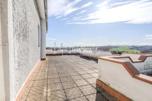 Casale indipendente con posizione panoramica