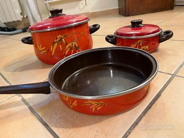 Tre pentole smaltate vintage