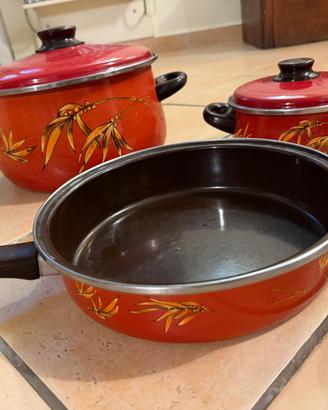 Tre pentole smaltate vintage