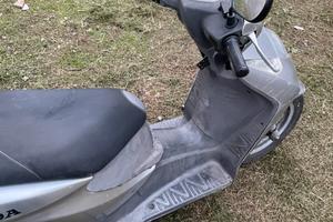 Honda dylan 125