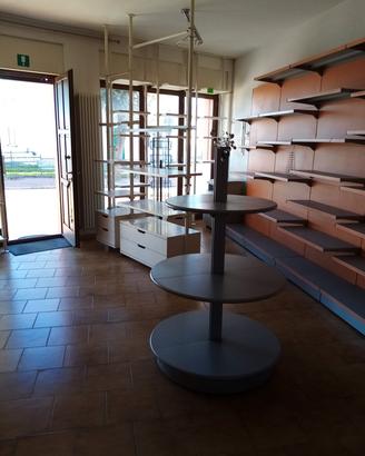 arredo negozio 