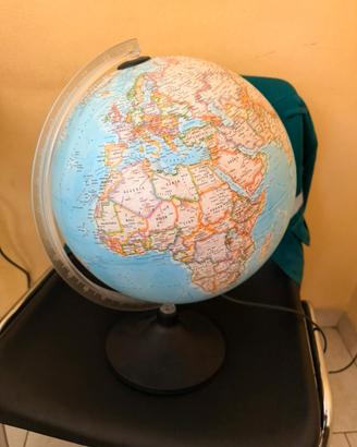 Mappamondo con Lampada Interna