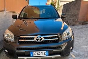 Toyota  rav4 4x4 2.2 D-cat 177 cv Luxury