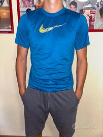Maglietta Nike, azzurre e gialla
