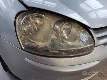 Proiettore destro VOLKSWAGEN GOLF 5 del 2005