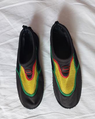 Scarpe per attività acquatiche