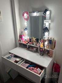 scrivania trucchi toiletta