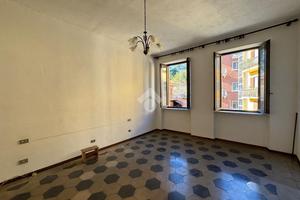 CASA SEMINDIPENDENTE A OLEGGIO