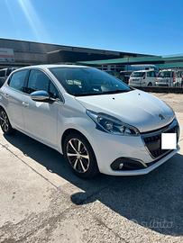 Peugeot 208 PureTech 82 5 porte Allure ok neo pate