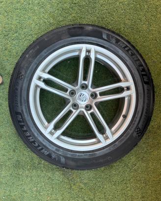 Porsche Macan gomme e cerchi originali 19”