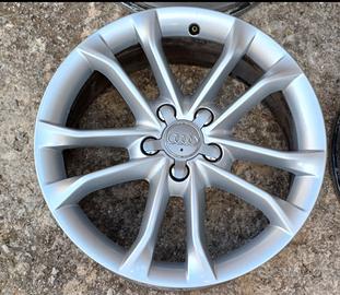 Cerchi lega originale Audi A3 Q3 Q2 s.line mis 18