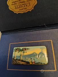 tasto di pianoforte dipinto a mano 