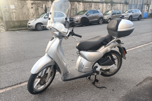 Scooter Aprilia Scarabeo 4t 50cc