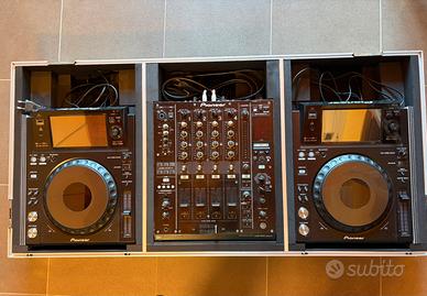 2x pioneer XDJ -1000 + 1x DJM-900 Nexus + Case
