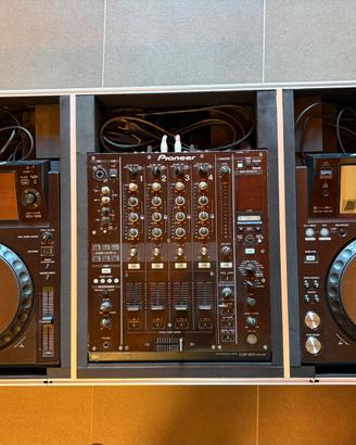 2x pioneer XDJ -1000 + 1x DJM-900 Nexus + Case