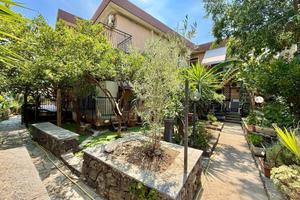 Appartamento di 145 m² con più di 5 locali e box a
