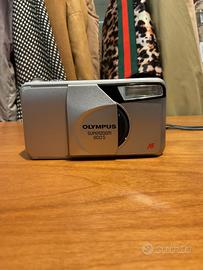 Macchina fotografica Olympus 800S