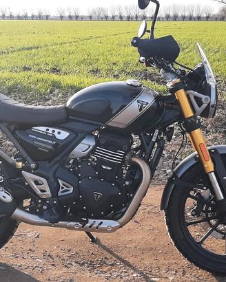 Triumph 400 X