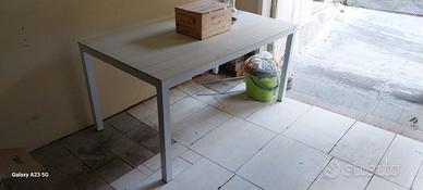 Tavolo da esterno interno