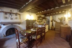 CASA SEMINDIPENDENTE A MONTECASTRILLI