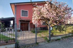 BIFAMILIARE A LANDRIANO