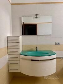 Mobile sospeso bagno con cassettiera