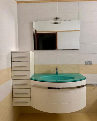 Mobile sospeso bagno con cassettiera