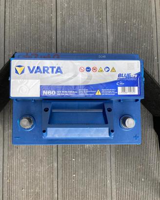 Batteria seminuova 12v 60 AH VARTA