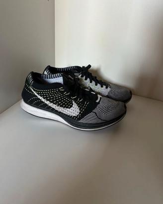 Nike Flyknit Racer 41