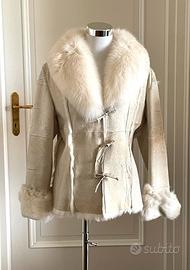 Giacca in montone e pelliccia  di volpe bianca