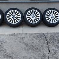 Cerchi originali da 17  per Ford con gomme.