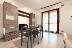 Bivano arredato con posto auto coperto