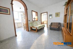 4 LOCALI A LA SPEZIA