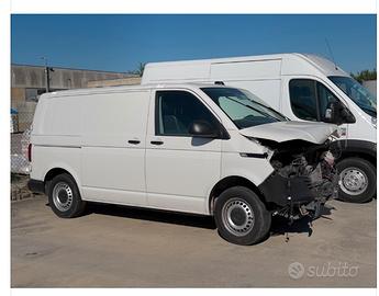 VW Transporter T6.1 150 CV DSG Incidentato