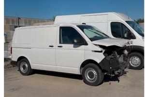 VW Transporter T6.1 150 CV DSG Incidentato