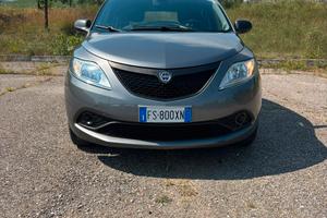 Lancia Y 2018 con qualche segno di carrozzeria