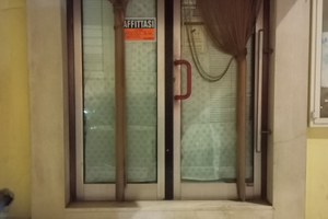 Locale commerciale con deposito