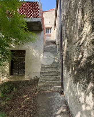 2 LOCALI A ROSETO DEGLI ABRUZZI