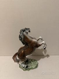 Cavallo in ceramica