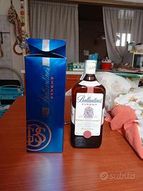 Ballantines blended scotch whisky