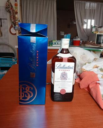 Ballantines blended scotch whisky