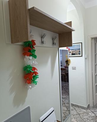 Specchio da parete con porta abiti