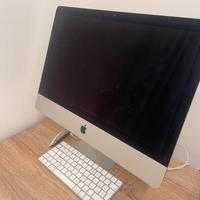 Mac 21,5 pollici con tastiera e mouse