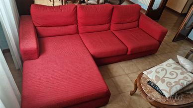 Divano Poltronesofà rosso con chaise longue