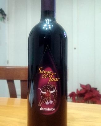 Bottiglia da 0,75 l. di vino "Sânge de Taur"